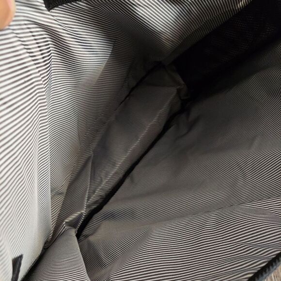 Swissgear 5302 Getaway Laptop Messenger Bag - Heather Gray - Picture 4 of 5